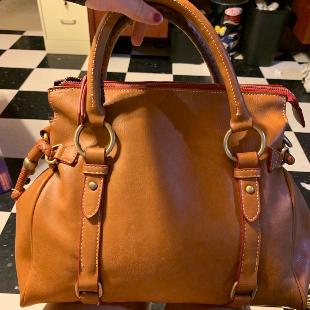 Brown purse with multiple pockets